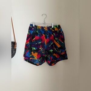 Vintage NIKE Colorful Lined Stretchy Waist Retro Shorts, Size Large